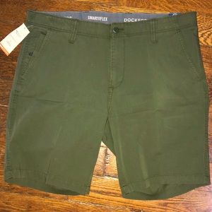 Men’s sz 38 shorts Flex fit color olive